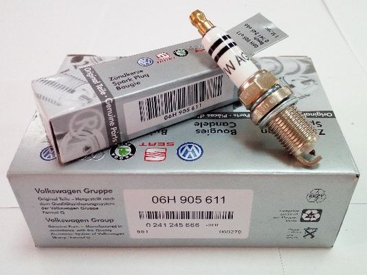 Auto Engine Spark Plugs For VW OEM 06H9050611