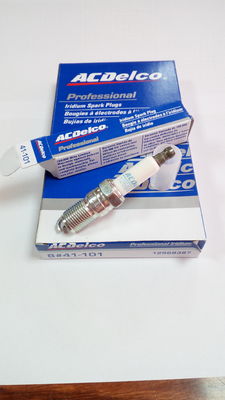 Auto Engine Spark Plugs For Land  Cadillac OEM  41-101