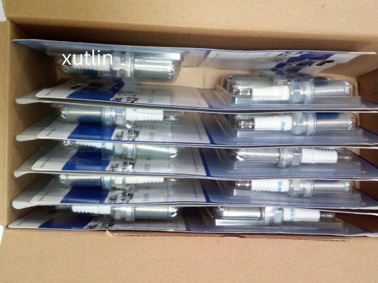 Auto Engine Spark Plugs For Land    OEM 30650843