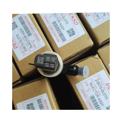 Diesel Injector For Toyota HILUX III 2.5 D4D HIACE V 2.5 D4D HIACE IV 2.5 D4D OEM 095000-5931 095000-5930 23670-0L070