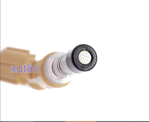 Diesel Fuel  Nozzle 23250-0C090 23209-0C090 For Toyota Tundra 4.6L 5.7L 2002-2014